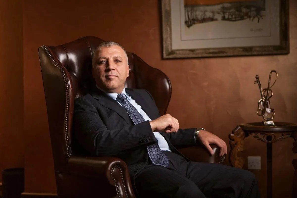 غسان عبود يحذر: هواة يعبثون باقتصاد سوريا – فيديو