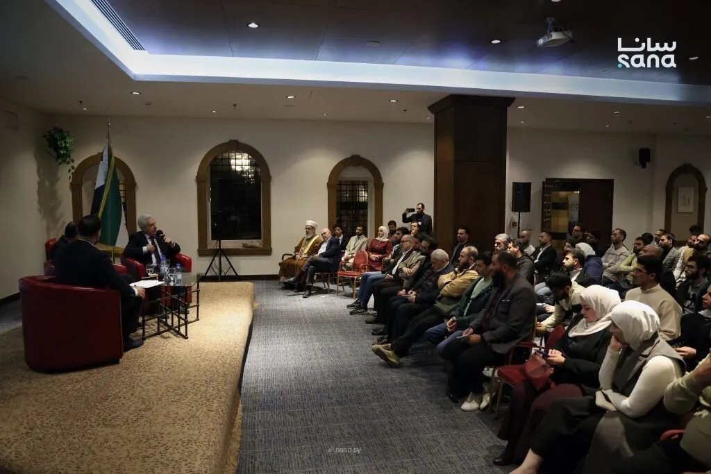 حوار في دمشق يستشرف مستقبل سوريا السياسي والاقتصادي وعلاقاتها الدولية بعد التحرير