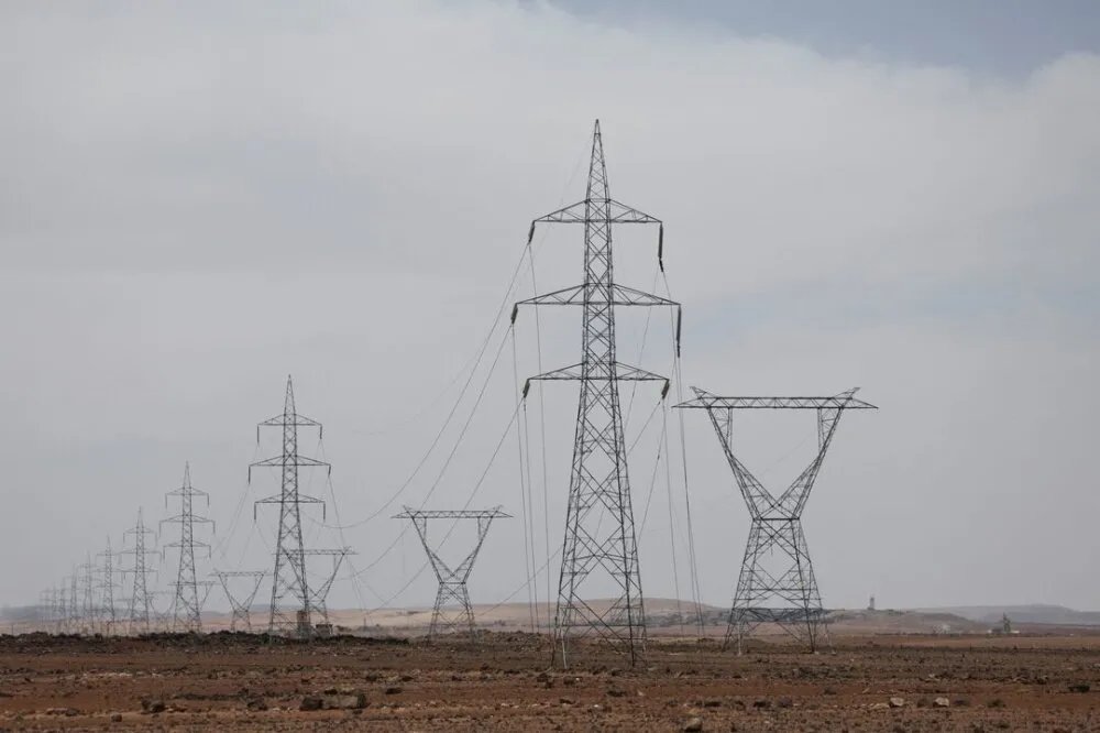 وزارة الطاقة تعلن: 14 ساعة كهرباء يومياً بفضل القدرة التوليدية الحالية