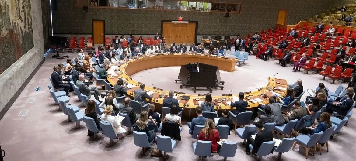 مجلس الأمن يناقش الانتهاكات الإسرائيلية والوضع في سوريا: دعوات لرفع العقوبات ودعم إعادة الإعمار