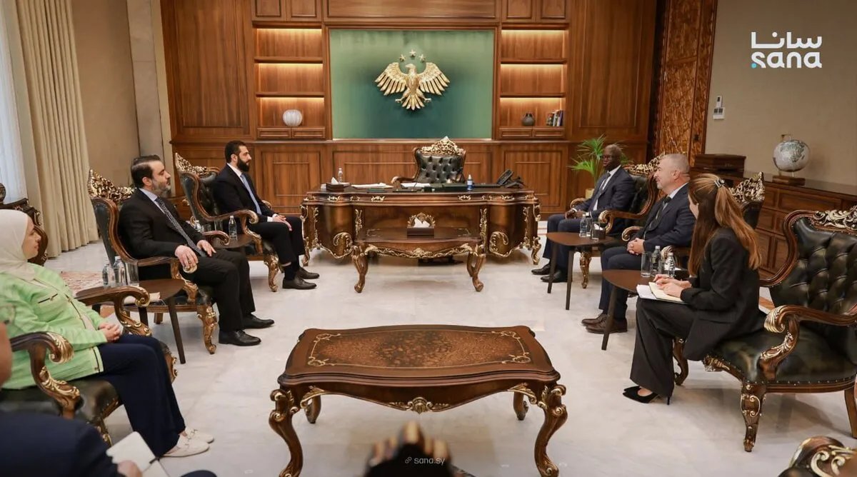 الرئيس الشرع يستضيف نائب رئيس البنك الدولي لمنطقة الشرق الأوسط وشمال أفريقيا في دمشق