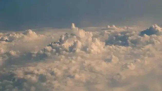 استمطار السحب: حل مبتكر لمواجهة الجفاف وتحديات التغير المناخي