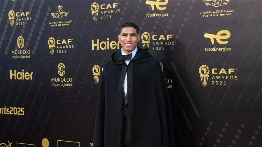 أشرف حكيمي يتوج بجائزة أفضل لاعب في إفريقيا 2025 ويتفوق على صلاح وأوسيمين