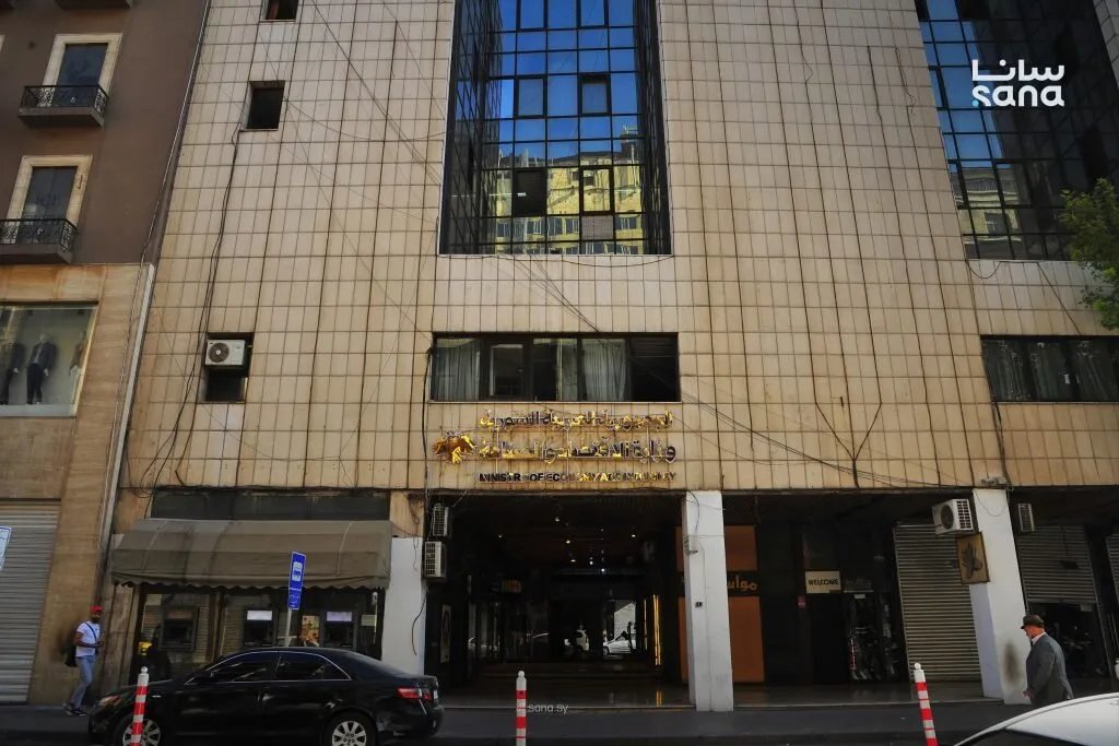 سوريا تعزز علاقاتها الاقتصادية: تشكيل مجلسي الأعمال السوري الأمريكي والسوري الفرنسي