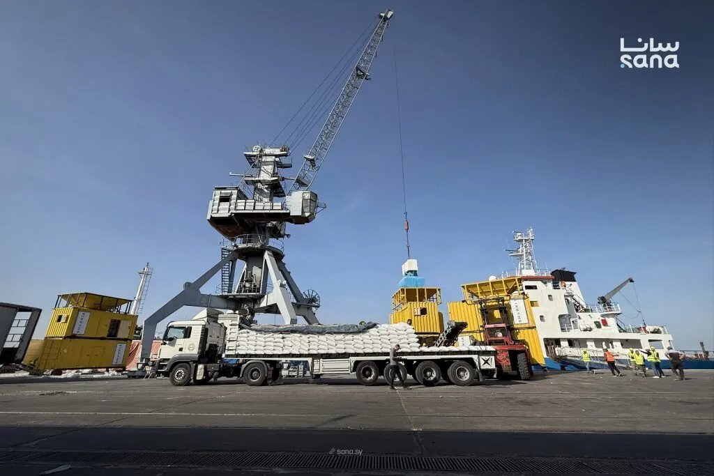 وصول شحنة أسمدة ضخمة إلى اللاذقية لدعم الزراعة السورية