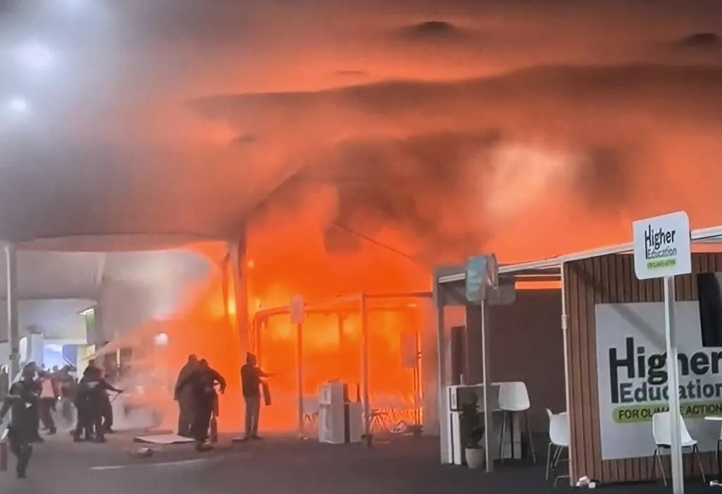 حريق يندلع في موقع انعقاد مؤتمر المناخ COP 30 في البرازيل وإخلاء المشاركين