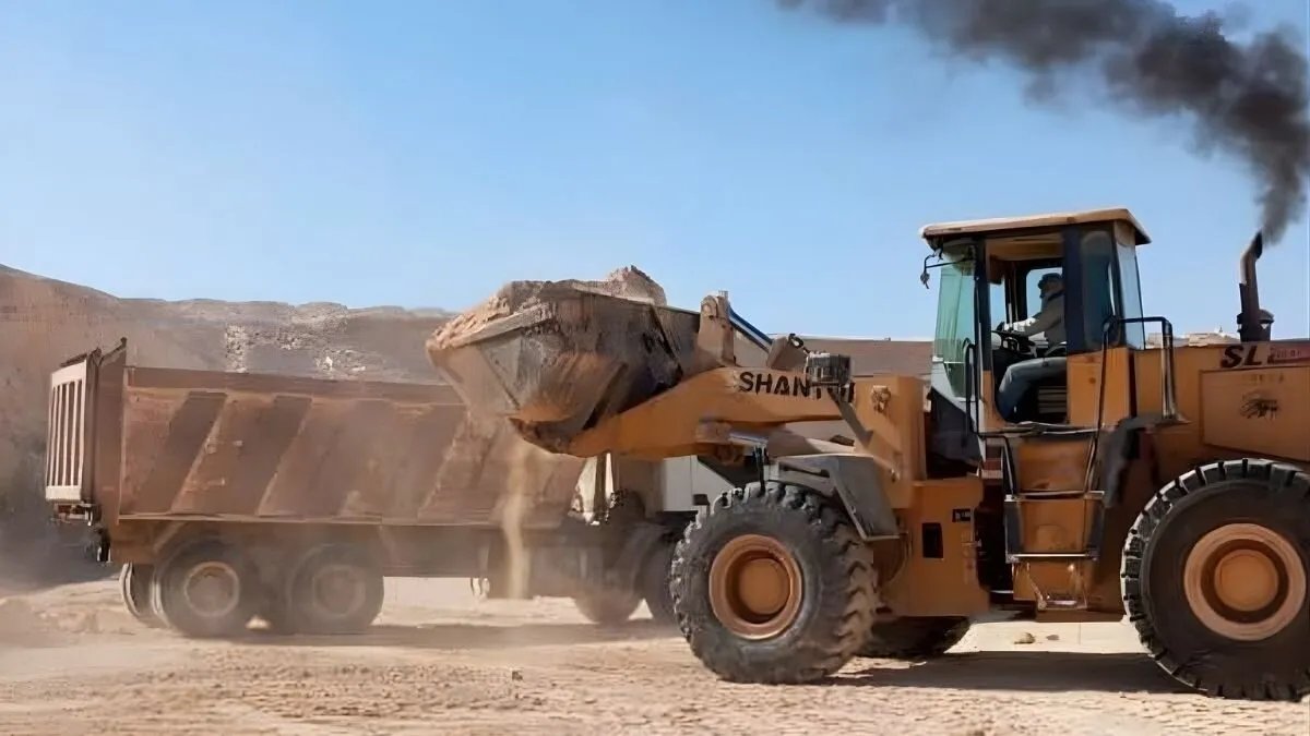 تسهيلات جديدة للتجارة: السماح باستيراد آليات الأشغال العامة بعد عام 2000