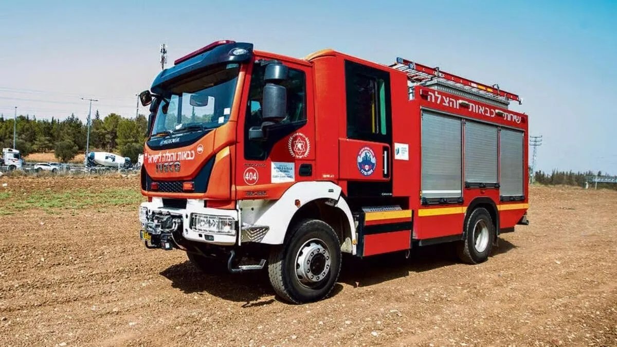 إسرائيل تعرض تدريبًا على إطفاء الحرائق لشبان من السويداء وسط زيارة لنتنياهو إلى الجنوب السوري