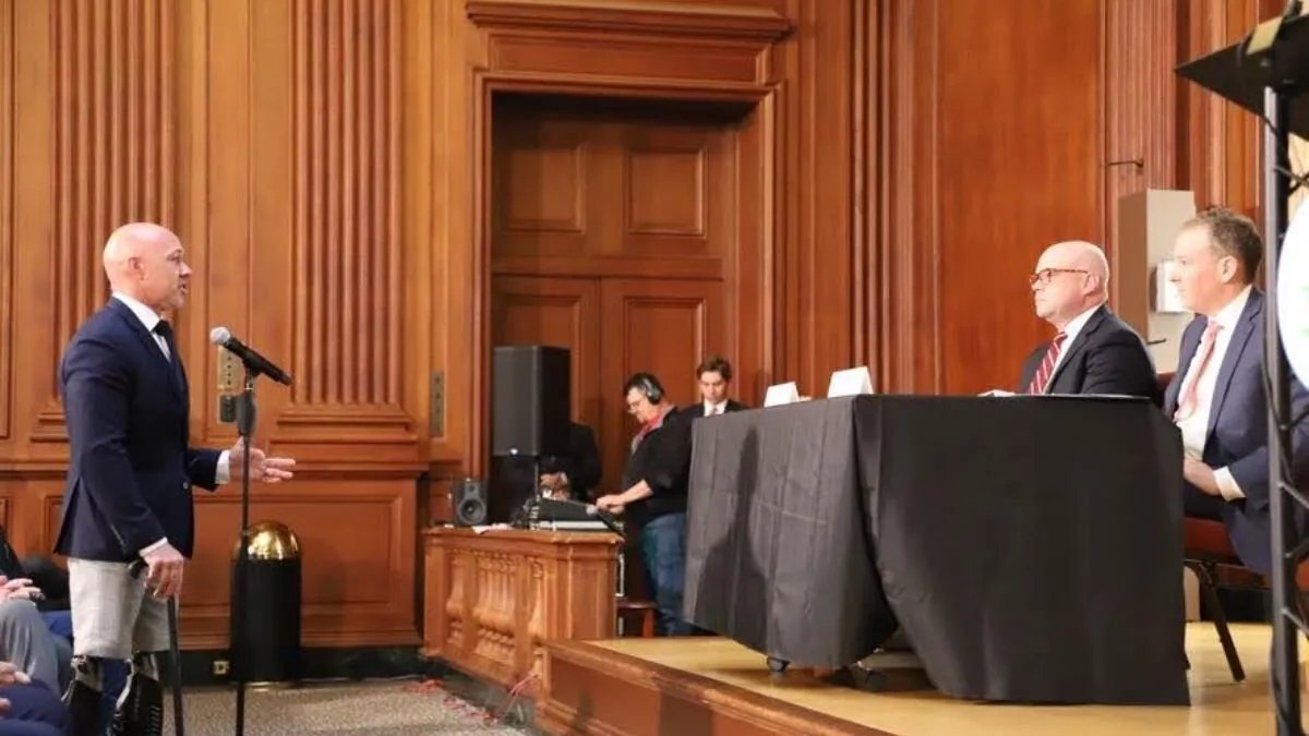 تراجع مشروط: براين ماست يلين موقفه بشأن قانون قيصر