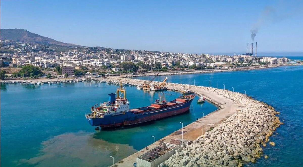 وصول أول شحنة نفط سعودية إلى ميناء بانياس: دفعة أولى لدعم قطاع الطاقة السوري