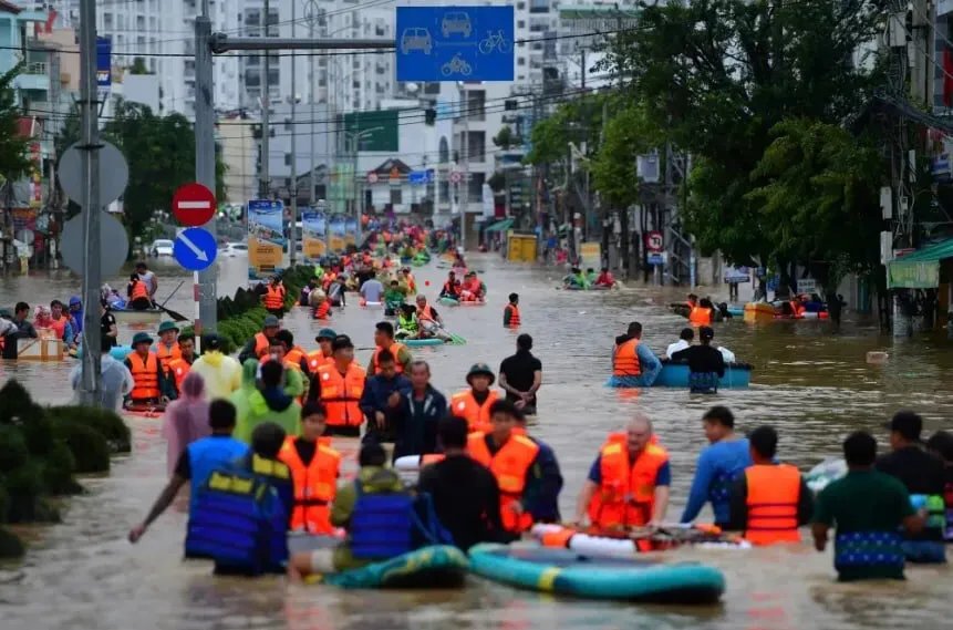 فيتنام: مصرع 55 شخصاً وفقدان العشرات في إعصار وفيضانات مدمرة