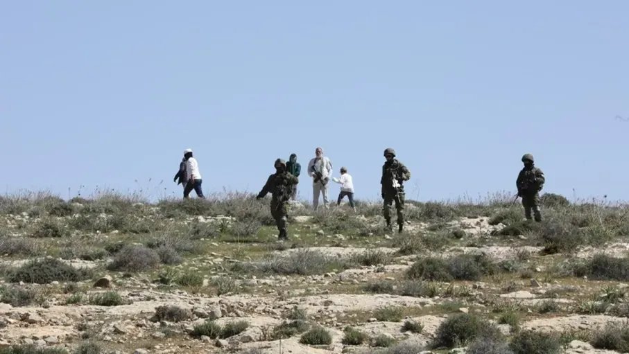 الرئاسة الفلسطينية تحذر: اعتداءات المستوطنين في الضفة الغربية تعرقل جهود السلام الدولية