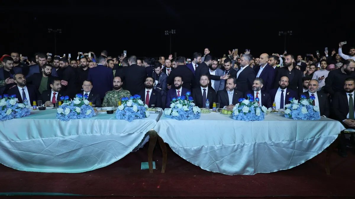 الرئيس أحمد الشرع يفاجئ أهالي حماة بمشاركته في حملة "فداء لحماة"