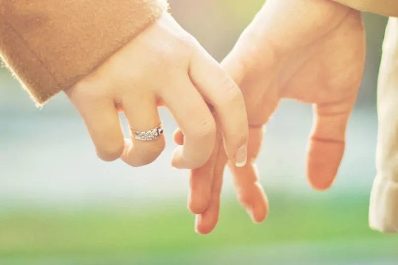 دراسة تكشف: 47 دقيقة من الاهتمام اليومي.. كلمة السر لسعادة المرأة في العلاقة العاطفية