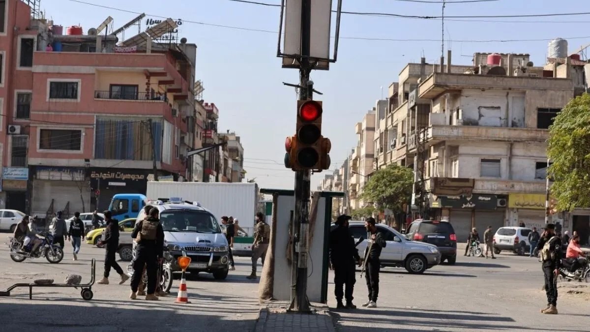 حمص: جريمة قتل تهزّ المدينة وتثير مخاوف من فتنة طائفية وتدخل أمني مكثف