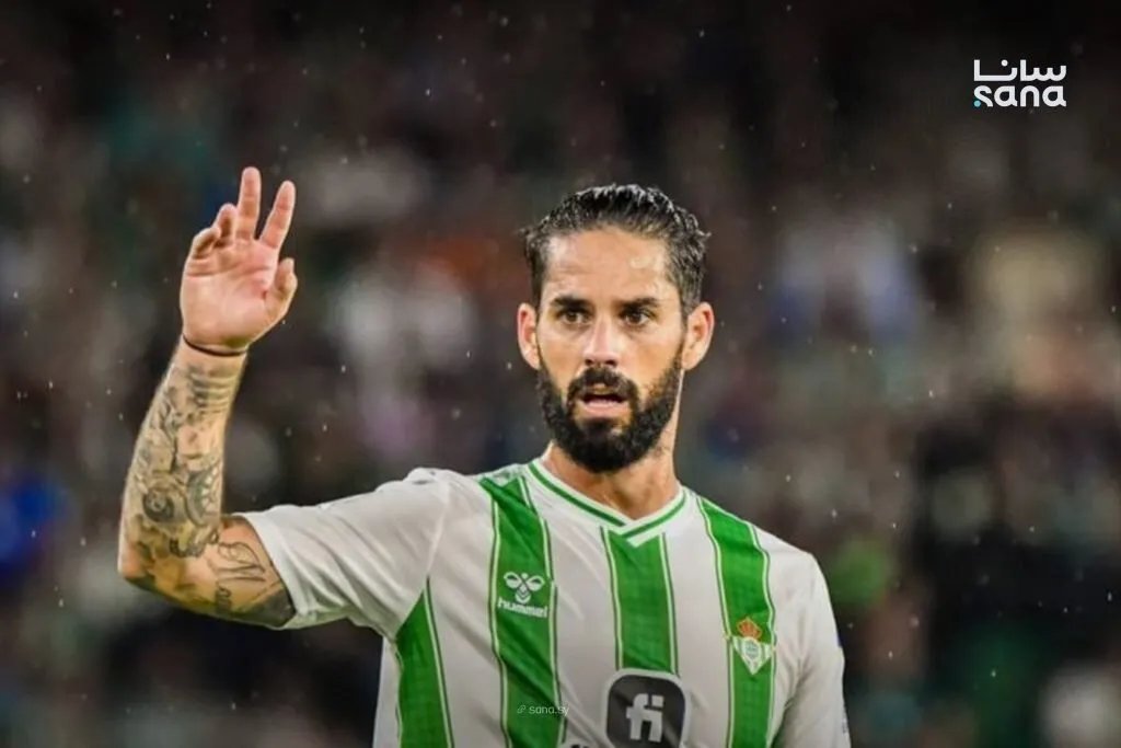 رسمياً: ريال بيتيس يجدد عقد نجمه إيسكو حتى عام 2028