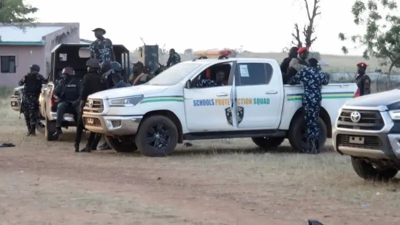 نيجيريا تعزز قوات الأمن بتجنيد الآلاف لمواجهة تصاعد الأزمة الأمنية