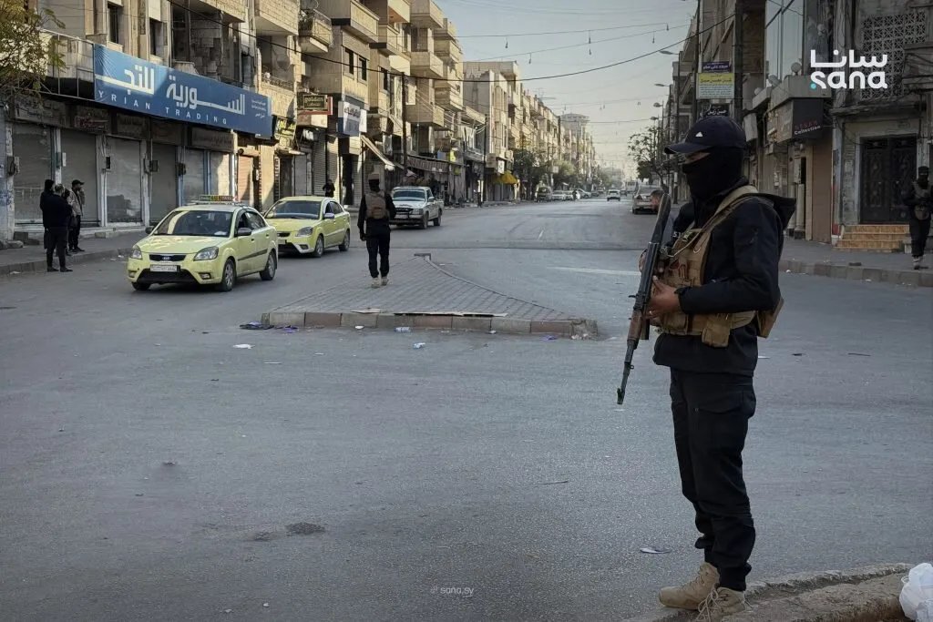 حمص تستعيد هدوءها وسط إجراءات أمنية مكثفة لكشف ملابسات جريمة زيدل وحظر التجوال مستمر