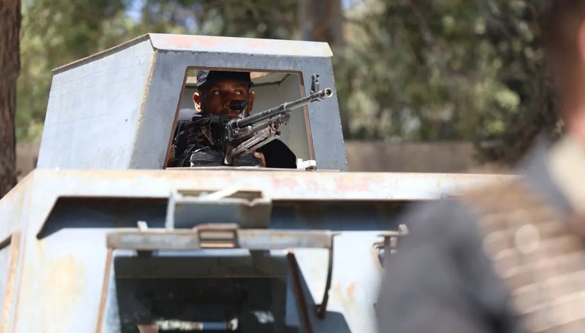 اشتباكات في اللاذقية بعد محاولة إخلاء فندق استولى عليه فصيل مسلح في البدروسية