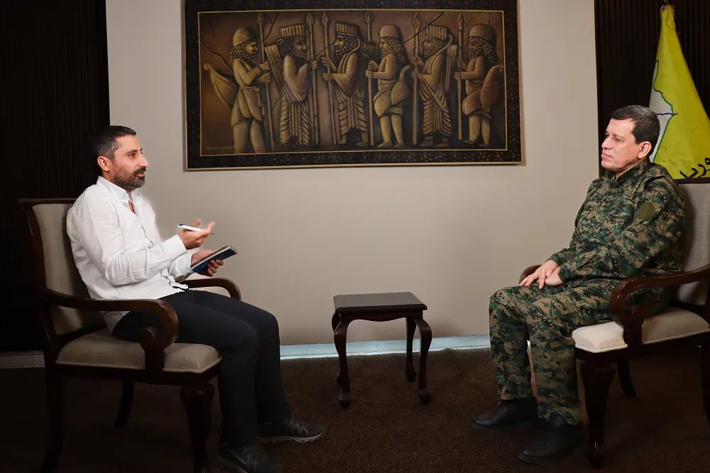 مظلوم عبدي يشترط لحل الأزمة مع دمشق: ضمان حقوق الأكراد ومشاركة العلويين والدروز في المفاوضات