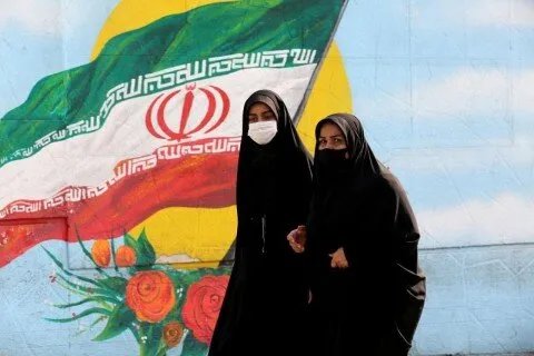 غموض يكتنف تأجيل المحادثات النووية الإيرانية الأمريكية: هل اقترب الاتفاق؟