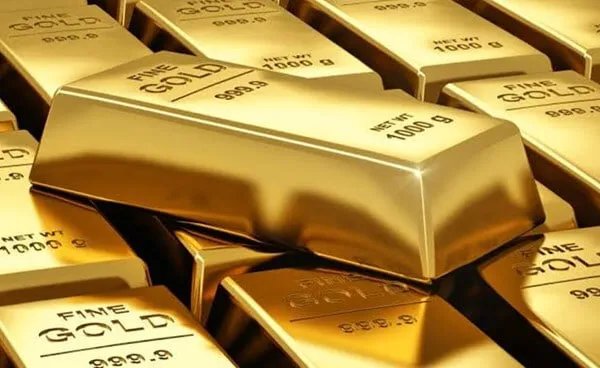 الذهب يقفز إلى أعلى مستوياته في أسبوع مدفوعًا بتوقعات خفض الفائدة الأمريكية