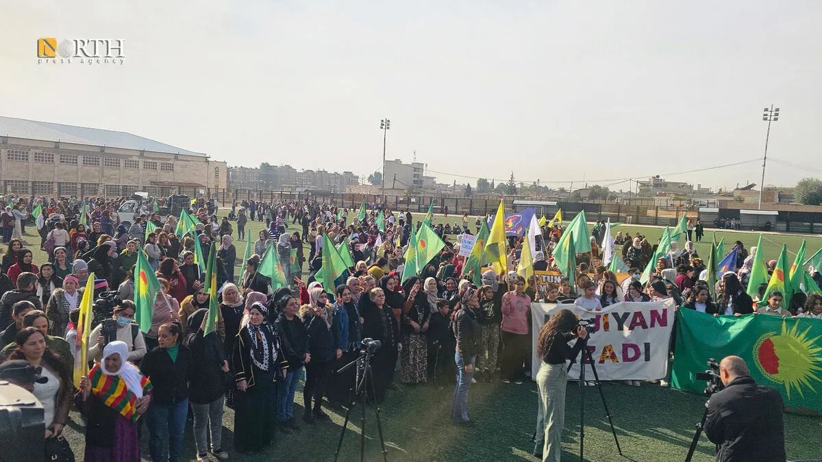 القامشلي تنتفض: مسيرة حاشدة في اليوم العالمي لمناهضة العنف ضد المرأة