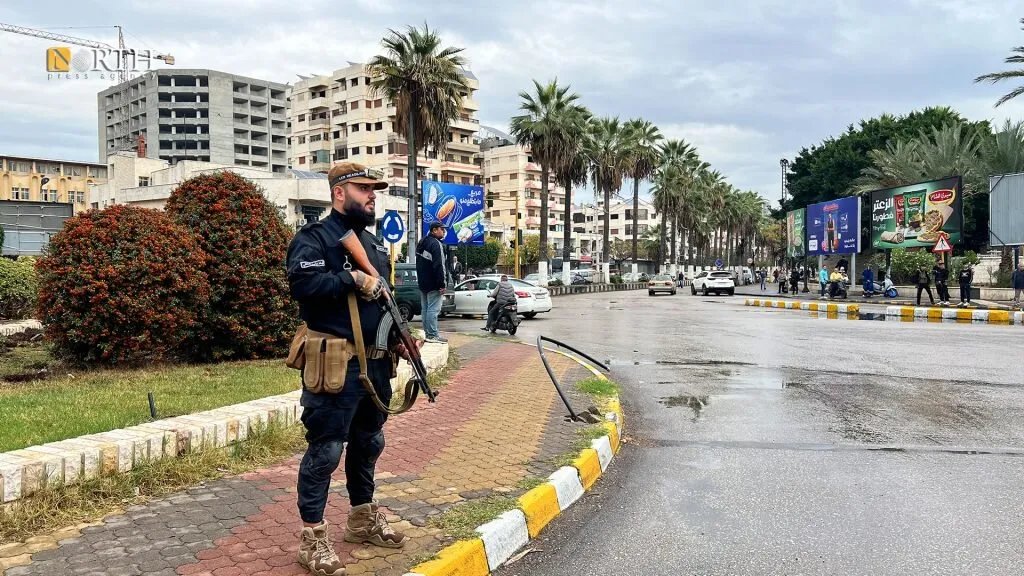 الداخلية السورية تعلق على احتجاجات الساحل وتدعو إلى عدم الانجرار وراء الفوضى