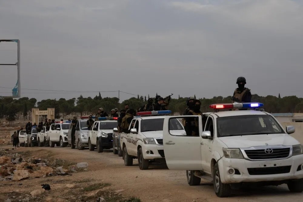 الداخلية السورية تعلن تفكيك خلية تابعة لـ"داعش" في عفرين وضبط أسلحة