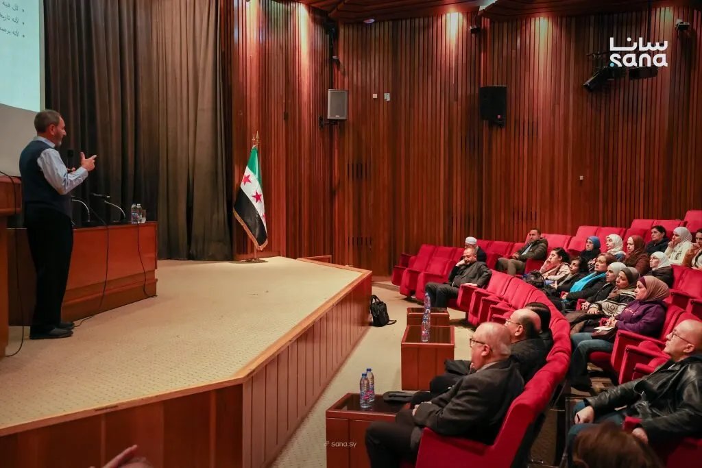 الدكتور مازن هاشم يستعرض أبعاد التجديد والتراث في الفكر الإسلامي المعاصر بالمكتبة الوطنية بدمشق