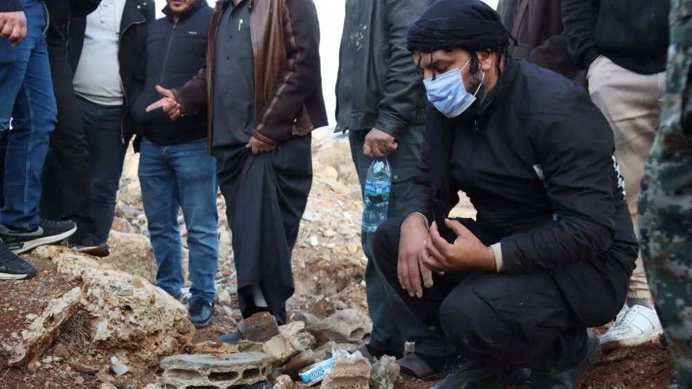 الكشف عن أربع مقابر جماعية شمال حمص: تفاصيل جديدة تظهر