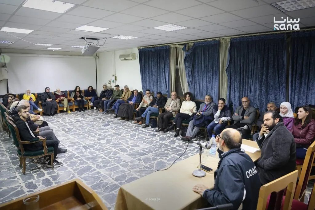 الشاعر الفلسطيني راسم المدهون يستعرض تجربته الشعرية في ندوة بدمشق