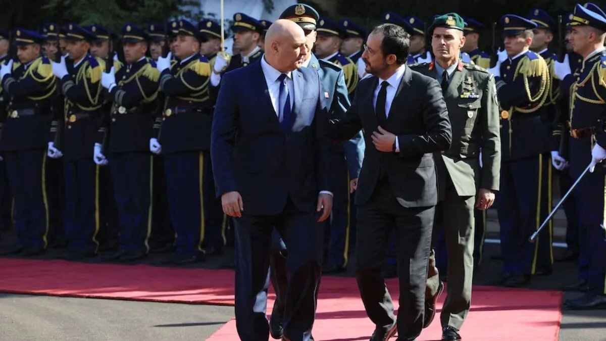 لبنان وقبرص توقعان اتفاقية تاريخية لترسيم الحدود البحرية وتعزيز التعاون