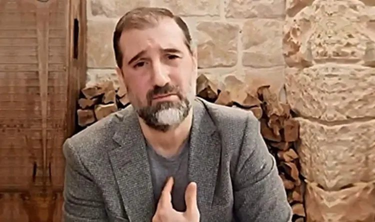 رامي مخلوف يعلق على مظاهرات الساحل بمنشور جديد: "قسماً بالله وقوة الله"