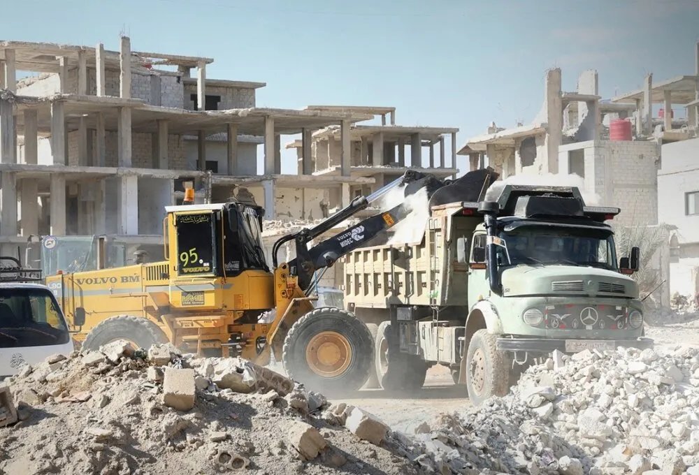 بدء مشروع إزالة الأنقاض في داريا ودوما بتمويل من مركز الملك سلمان للإغاثة