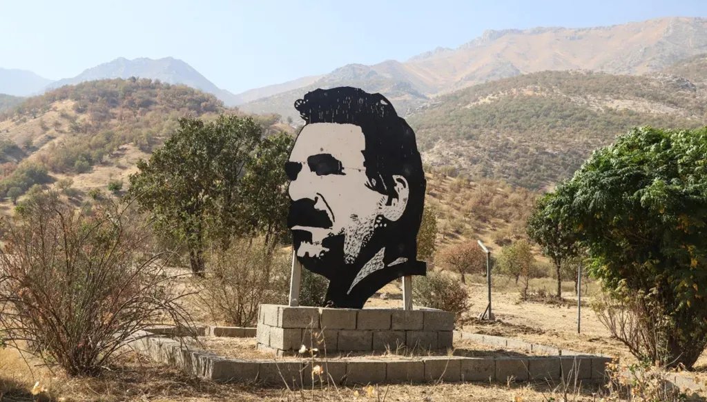 تركيا وأوجلان: تفاصيل لقاء إمرالي وتأثيره المحتمل على السلام واتفاق قسد ودمشق