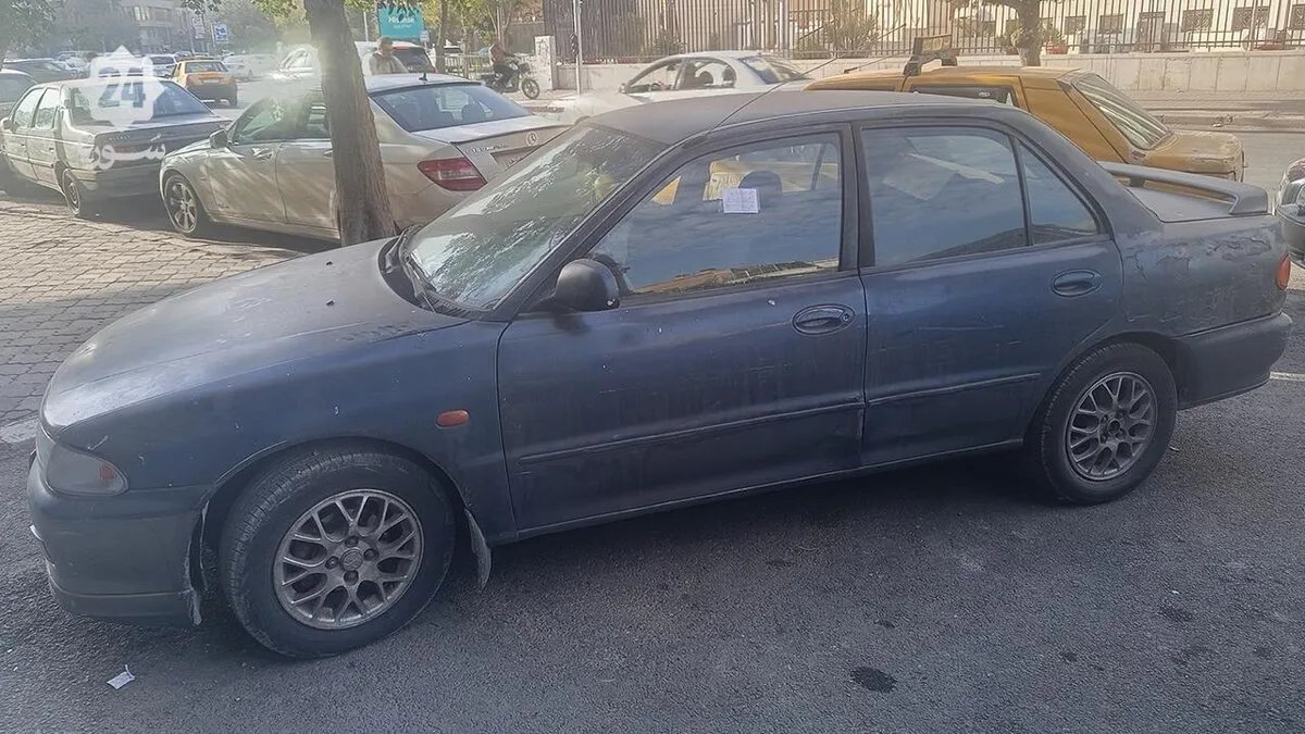 دمشق تختنق بالسيارات المهجورة: أزمة مواقف وازدحام مروري وتدهور حضري