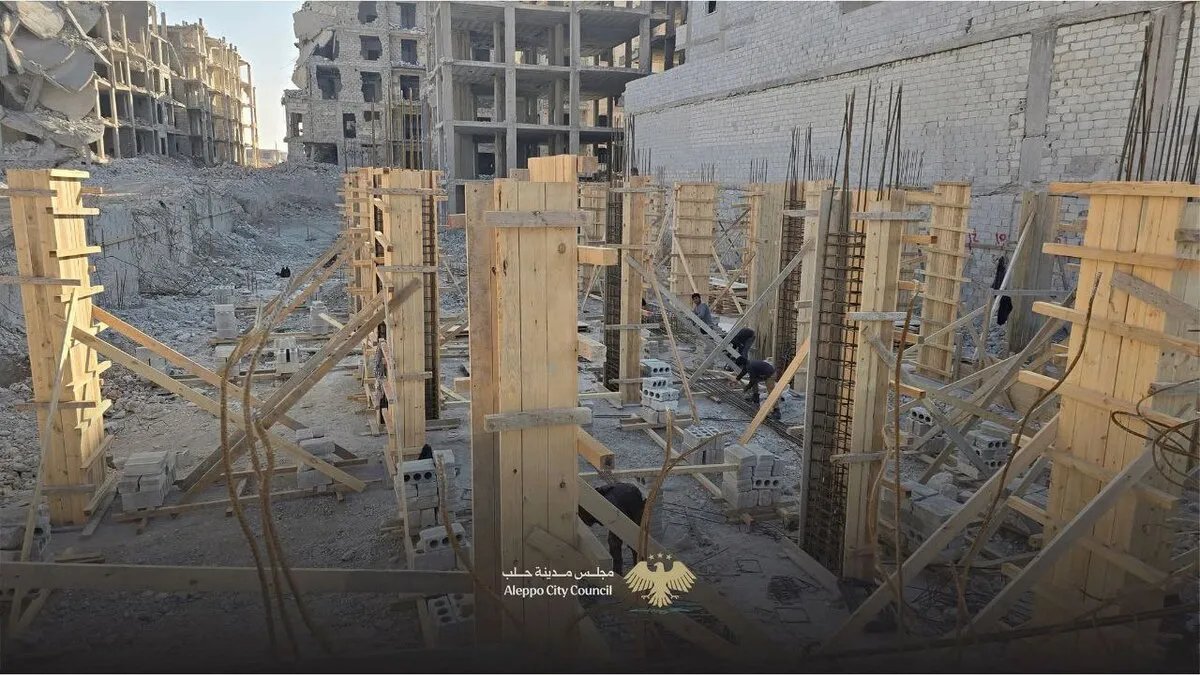 رئيس مجلس مدينة حلب يتفقد الأحياء ويرصد مخالفات البناء وينذر المسؤولين