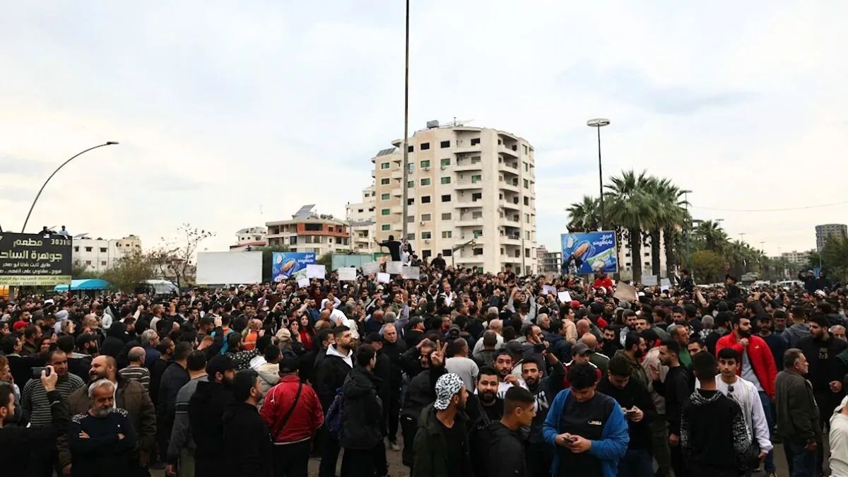 تظاهرات الساحل السوري: مطالب محقة واختبار لسوريا الجديدة