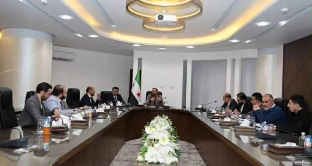 وزارة الطاقة تراجع أسس وضوابط تراخيص محطات الوقود لتطوير القطاع