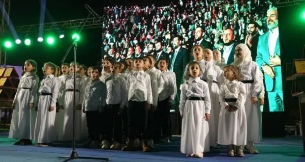 جبلة تكرّم شهداءها بفعالية ضخمة في المدرج الروماني