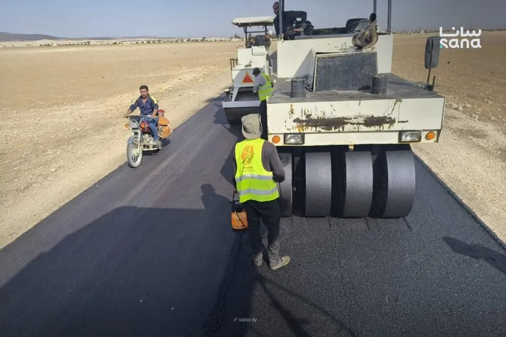 حماة: صيانة شاملة للطرق استعداداً للشتاء وتحسين السلامة المرورية