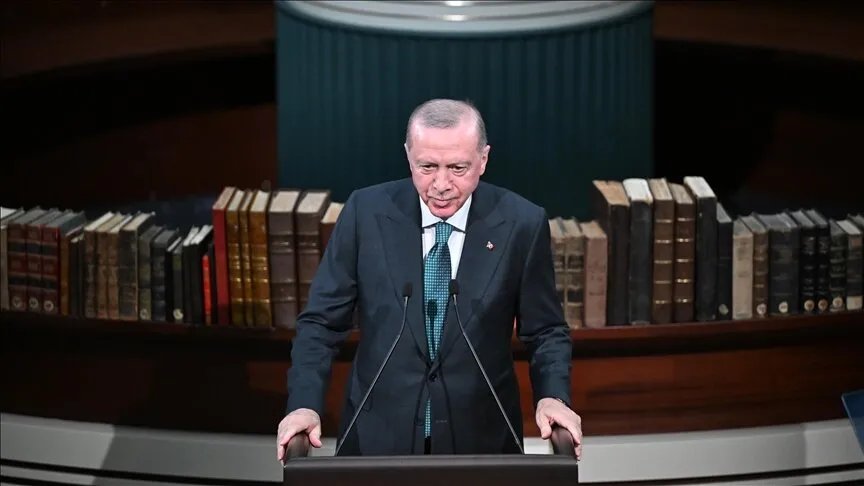 أردوغان والبابا ليو الرابع عشر يؤكدان على أهمية السلام والعدالة العالميين