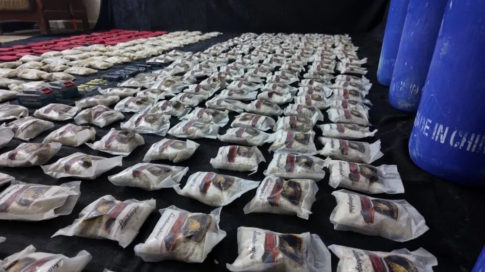 إحباط محاولة تهريب كميات ضخمة من الكبتاغون والحشيش في البادية السورية