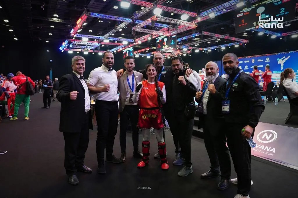 إنجاز تاريخي: اللاعبة السورية سارة الأحمد تتأهل لنصف نهائي بطولة العالم للكيك بوكسينغ وتضمن ميدالية لسوريا