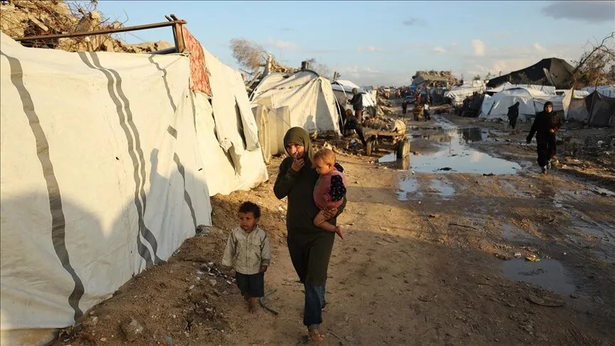 الأونروا تحذر: نزوح قسري لـ 32 ألف فلسطيني من مخيمات الضفة الشمالية بسبب العمليات الإسرائيلية