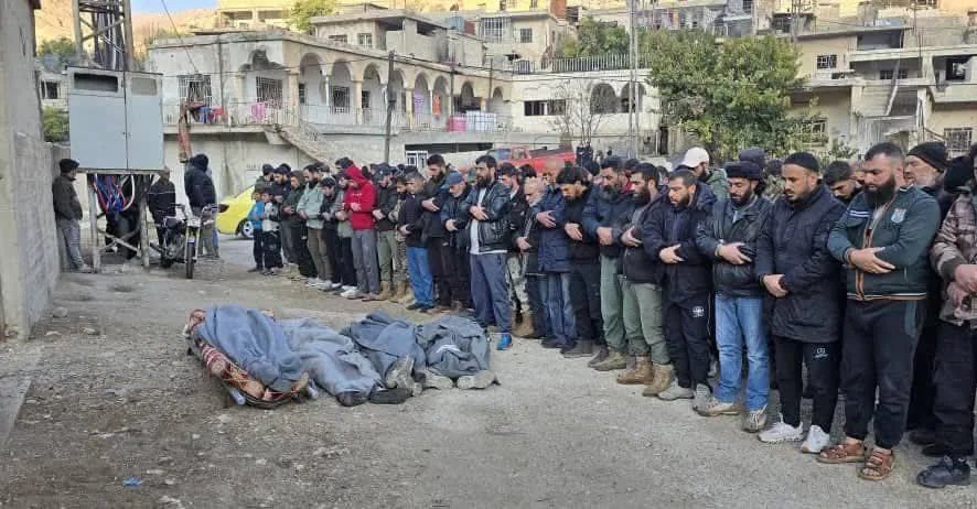 حصيلة مأساوية: 13 شهيداً في عدوان إسرائيلي على بيت جن بريف دمشق وسط انتقادات للعملية