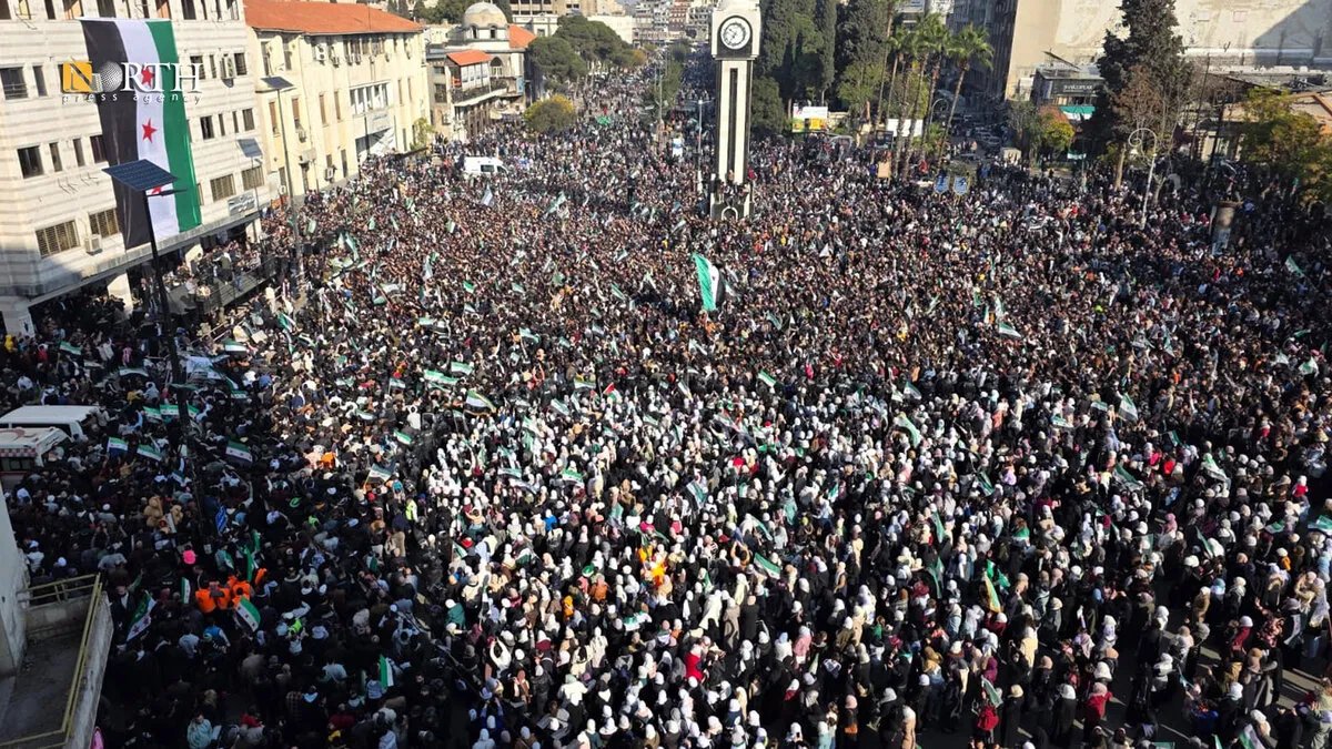 في ذكرى "ردع العدوان": مظاهرات حاشدة تجتاح حمص وريفها