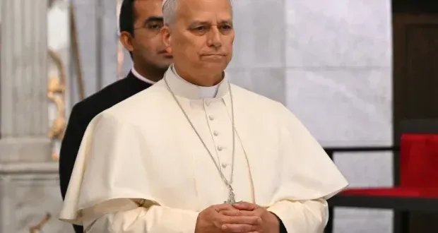 البابا في تركيا يدعو إلى الوحدة المسيحية ونبذ استخدام الدين لتبرير الحروب