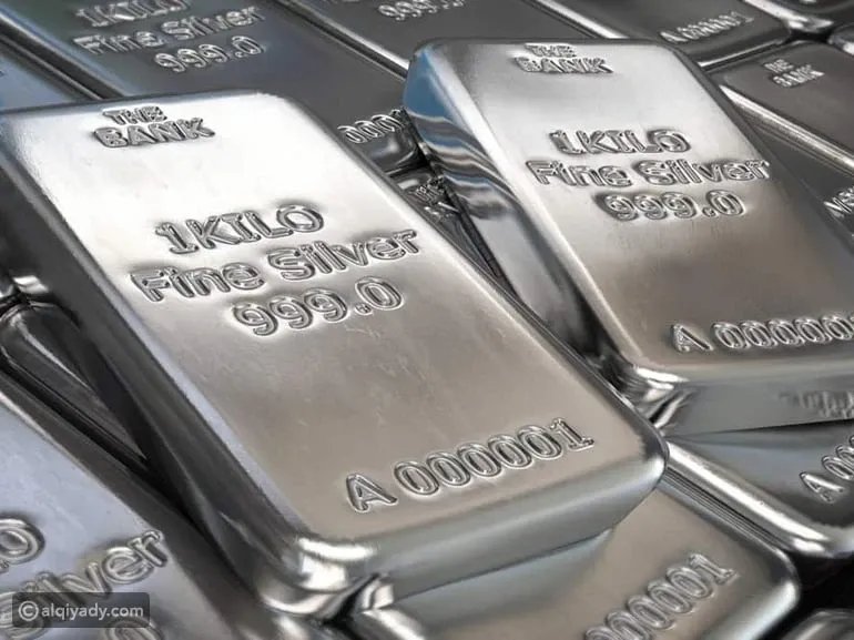 الفضة تحلق عالياً: الأسعار تسجل قمة تاريخية مدفوعة بالطلب المتزايد ونقص المعروض